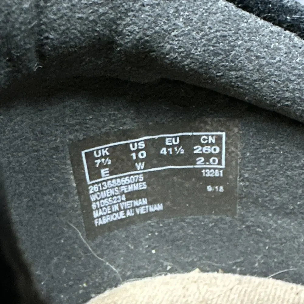 Clarks great barely